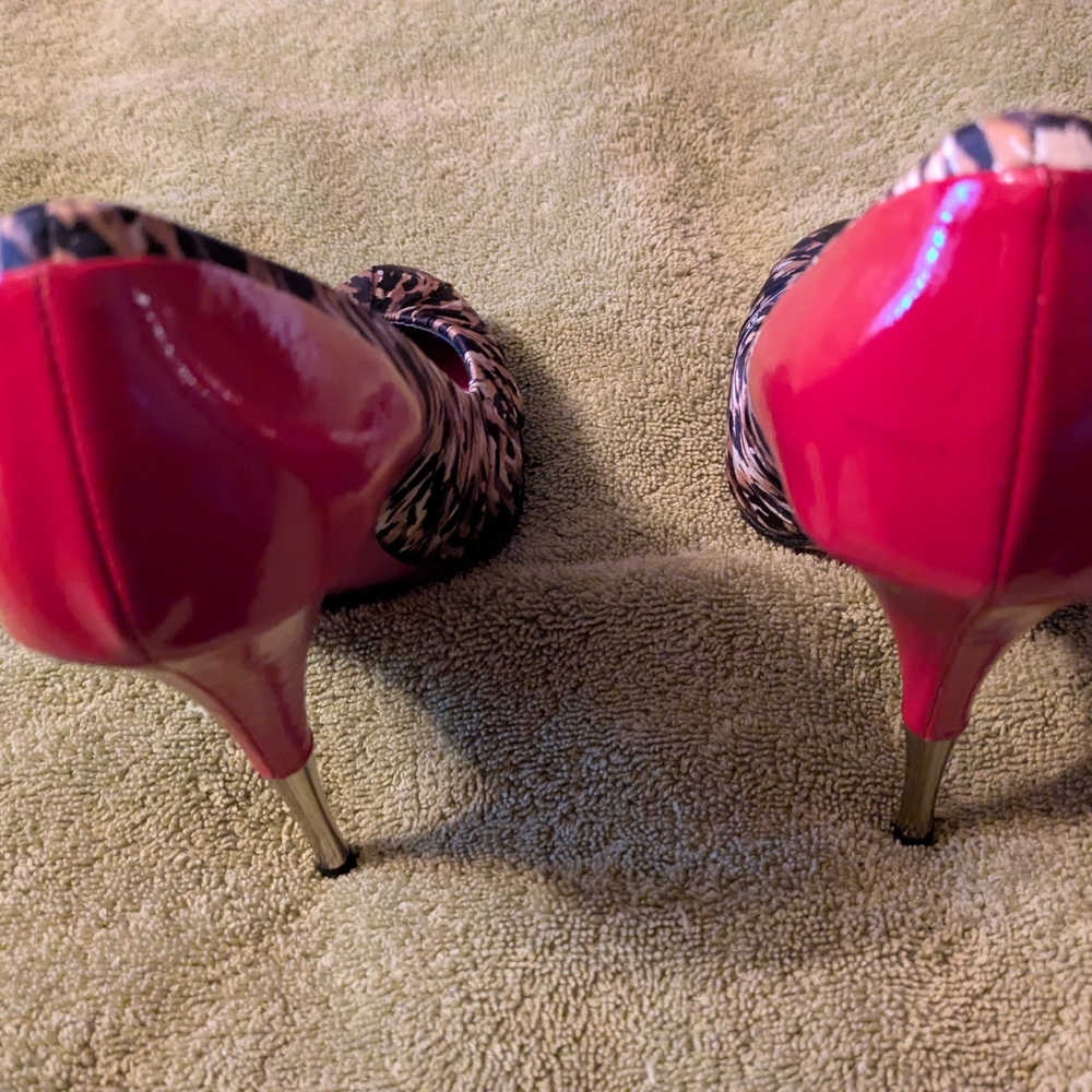 Betsey Johnson Animal Print Heels with Pink Soles - Picture 6 of 11